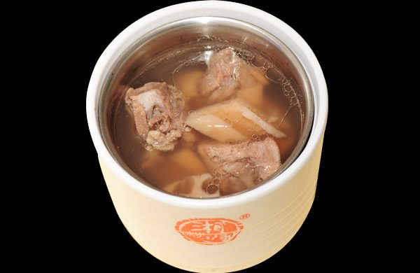 炖排骨汤最忌讳三种调料,揭秘厨房中的禁忌,炖排骨汤的三大禁忌调料,厨房中的秘密禁忌揭秘