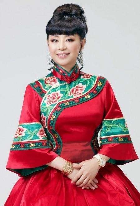 跨国婚姻,跨越文化与地域的爱情挑战,跨国婚姻,文化与地域间的爱情挑战