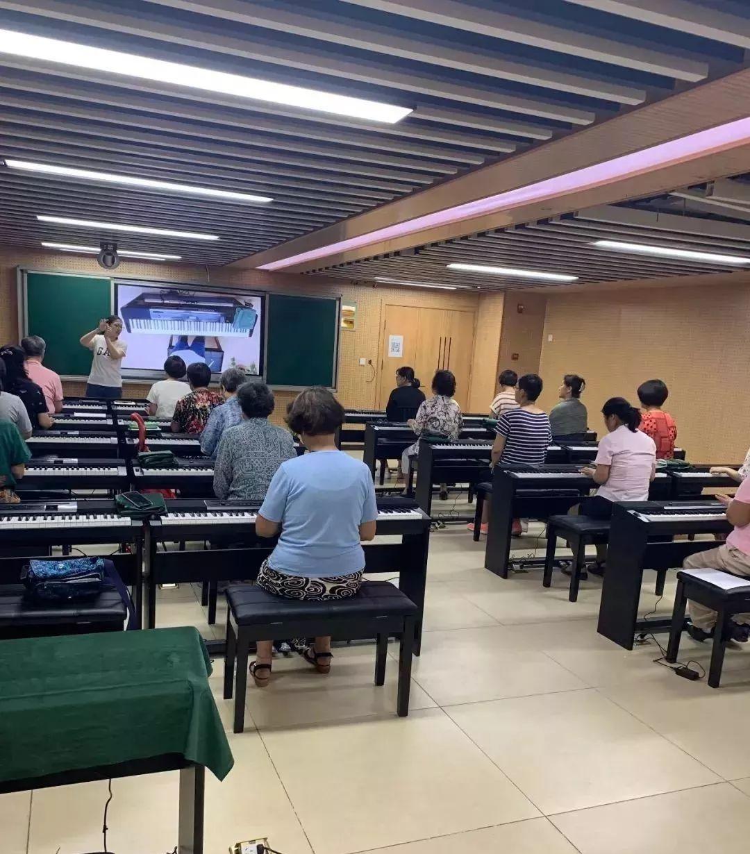 考瑜伽证需要考哪些科目,瑜伽证书考试所需科目概览