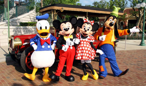 香港迪士尼跟团二日游,梦幻之旅的完整体验,香港迪士尼跟团二日游,梦幻之旅的全方位体验