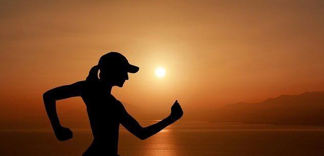 坚持跑步的11个好处，塑造健康与积极的生活态度，坚持跑步的益处与塑造积极生活态度的力量，11个不可忽视的好处