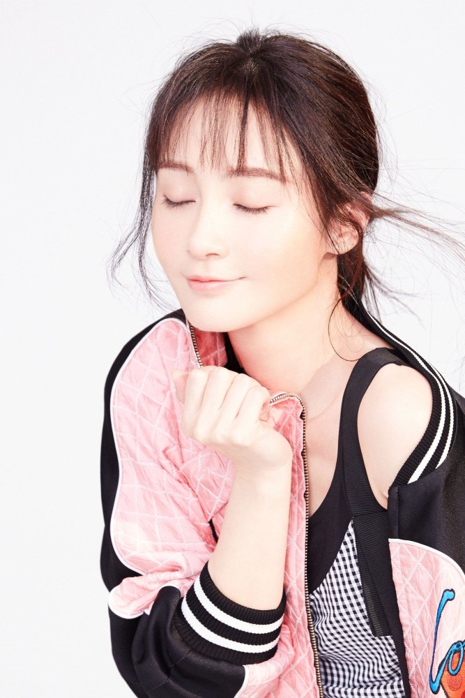 姚笛的照片,时光中的美好定格,姚笛照片,时光定格的美好瞬间