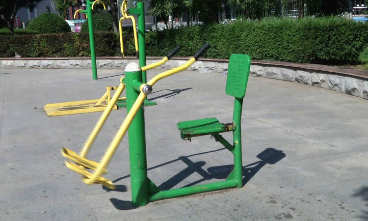 公共健身器材大全,全面解析各类健身器材及其功能,公共健身器材详解,各类健身器材功能全面解析