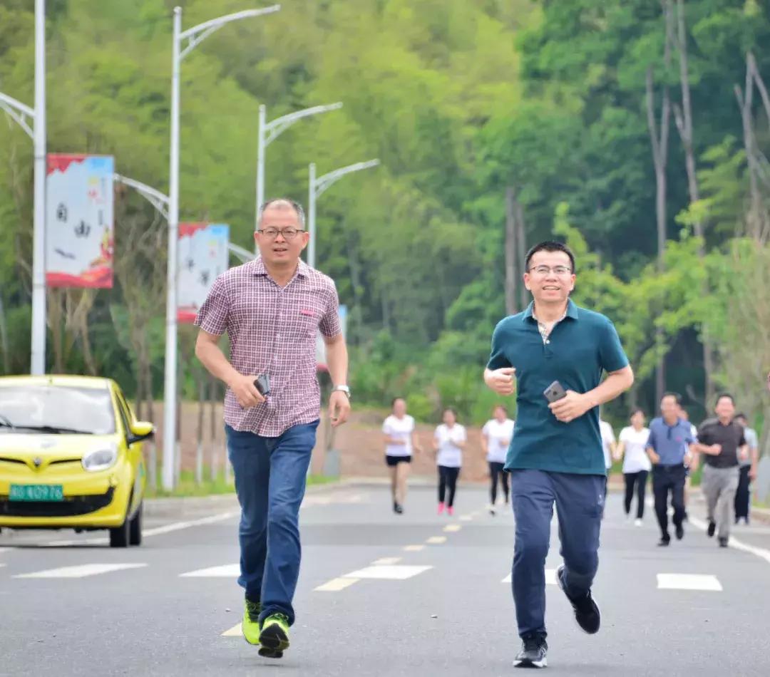 健身学院,塑造健康生活的引领者,健身学院,引领健康生活塑造者