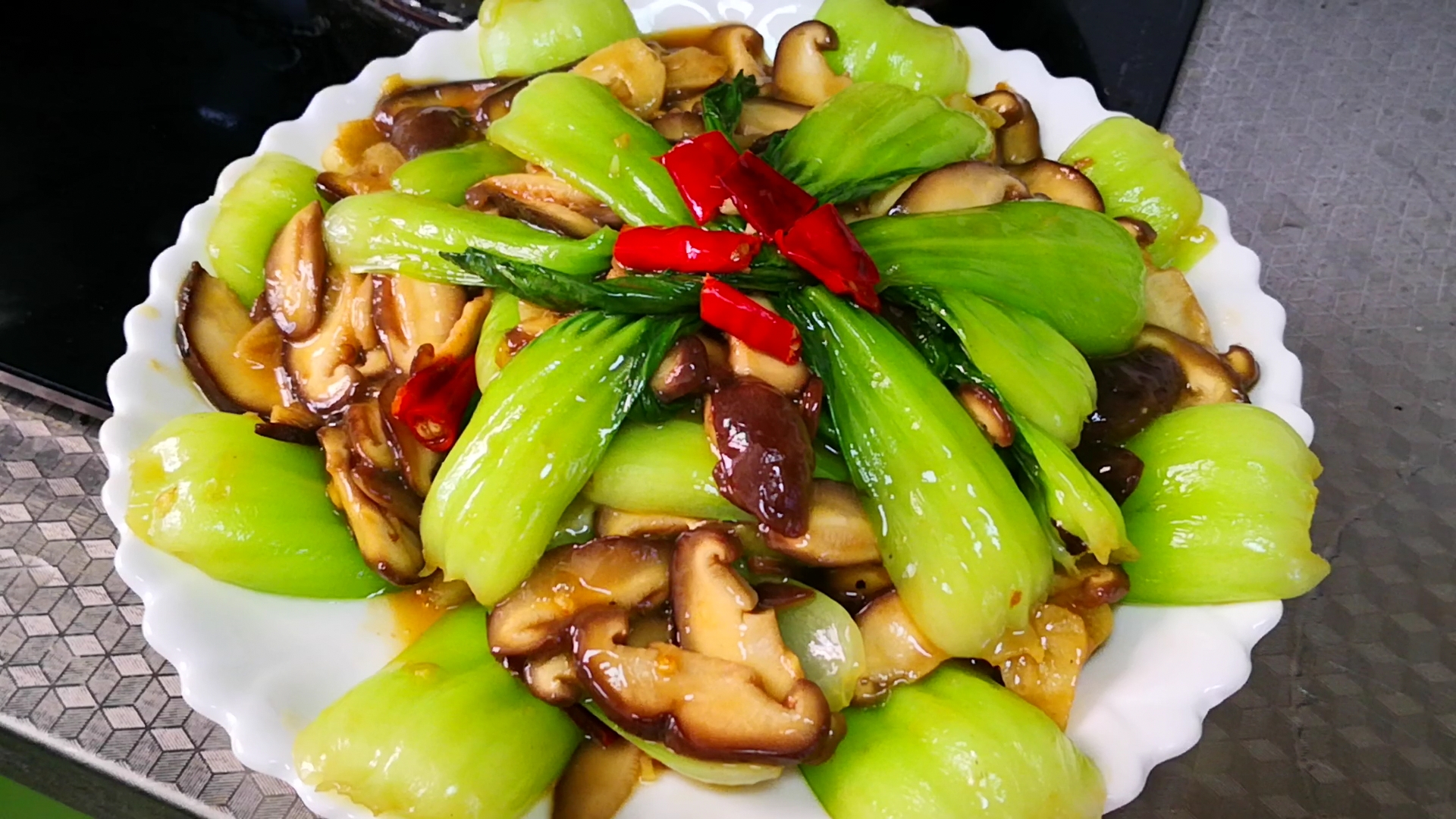 家常香菇油菜的做法，美味健康的佳肴，家常香菇油菜，美味健康佳肴的制作方法