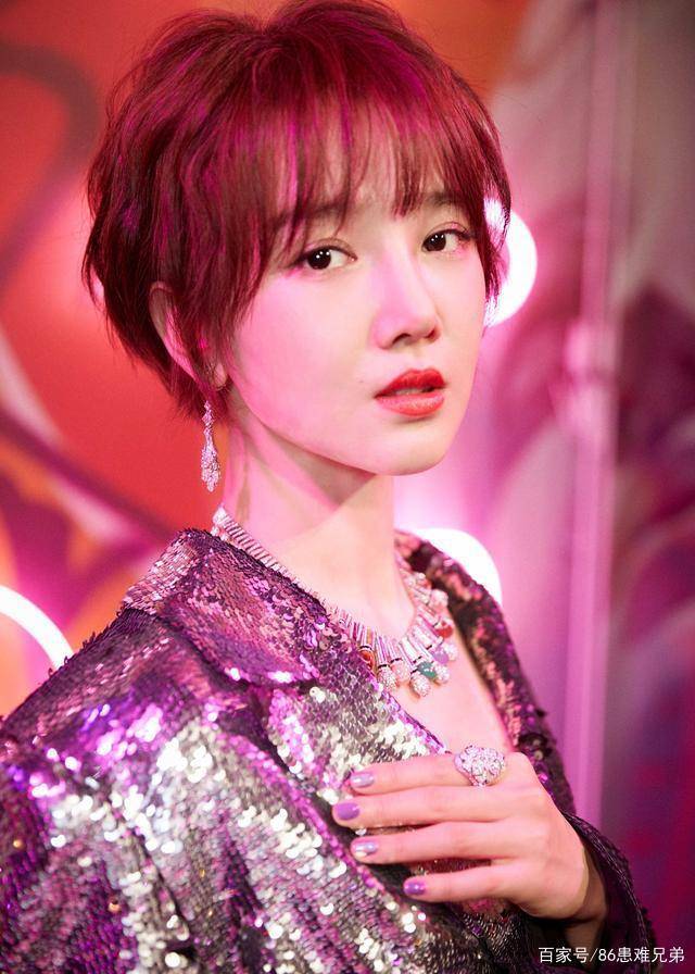 关于陈小纭的胸部大小,一种健康美的探讨,陈小纭的胸部大小,健康美的探讨