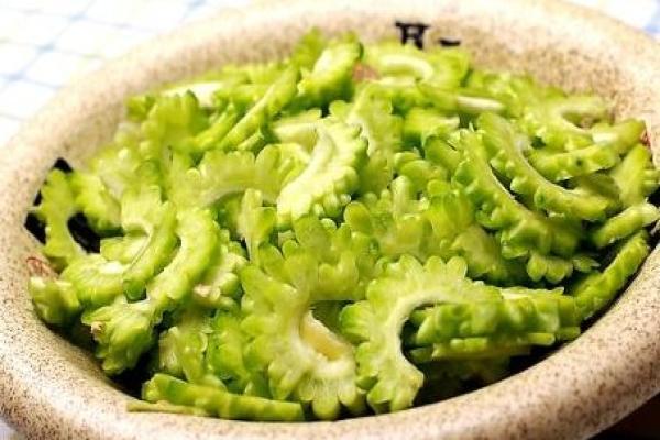 苦瓜,卓越的健康守护者——揭示其功效与作用,苦瓜,健康守护者的秘密——揭示其卓越功效与作用