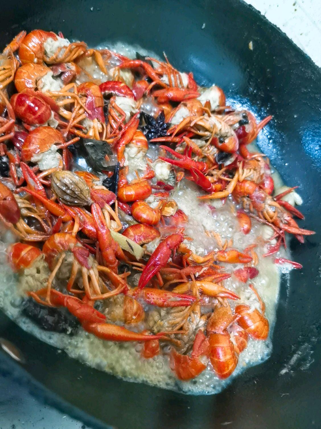 香辣小龙虾的做法,一道美味佳肴的烹饪指南,香辣小龙虾烹饪指南,美味佳肴的制作秘诀