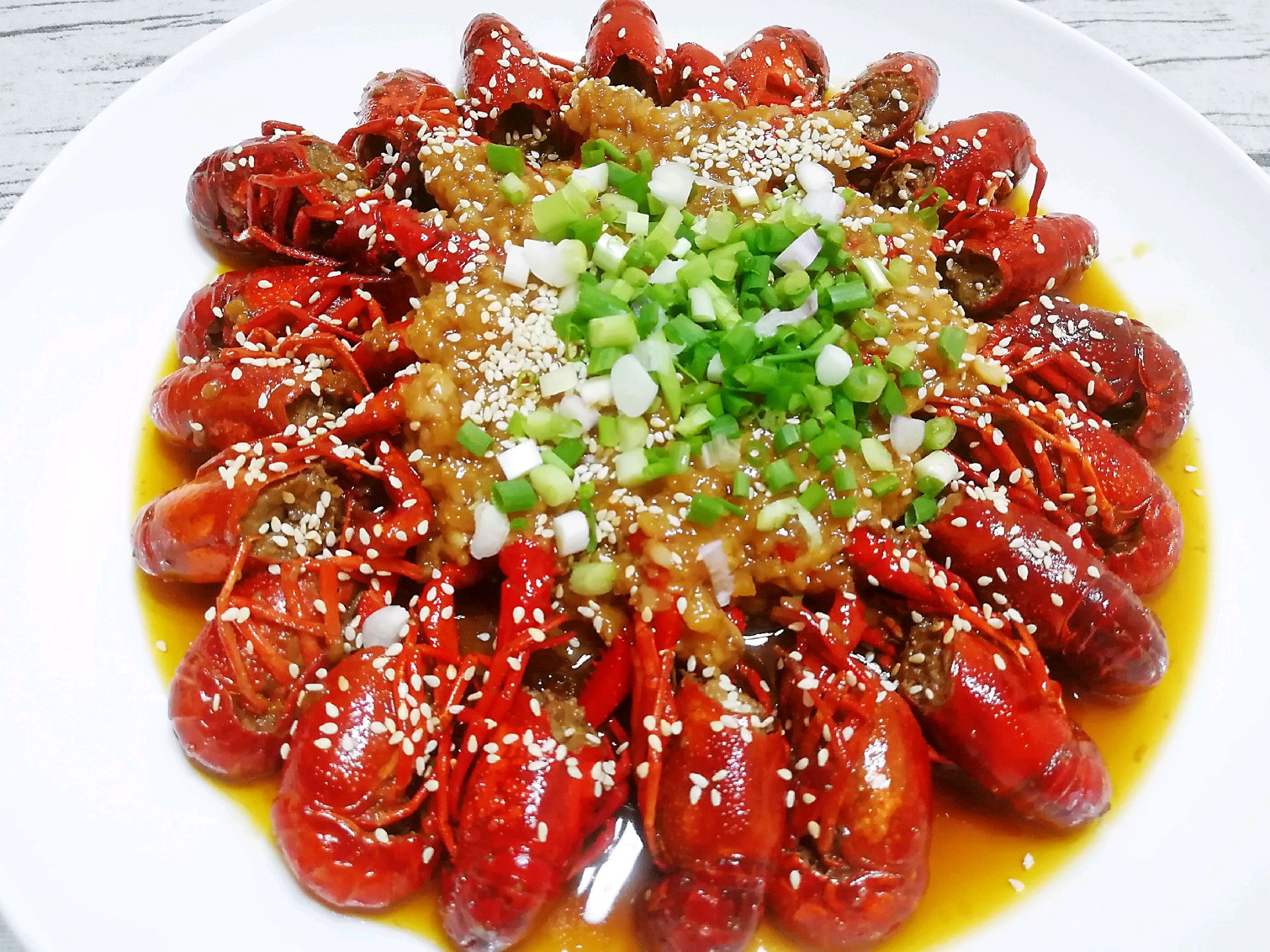 蒜蓉小龙虾的做法,一道美味佳肴的烹饪指南,蒜蓉小龙虾烹饪指南,美味佳肴的制作过程