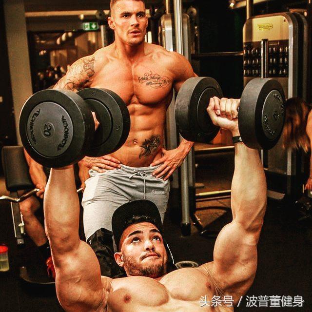 哑铃练胸肌的方法,打造坚实胸肌的秘诀,哑铃锻炼胸肌,打造坚实胸肌的秘诀与技巧解析