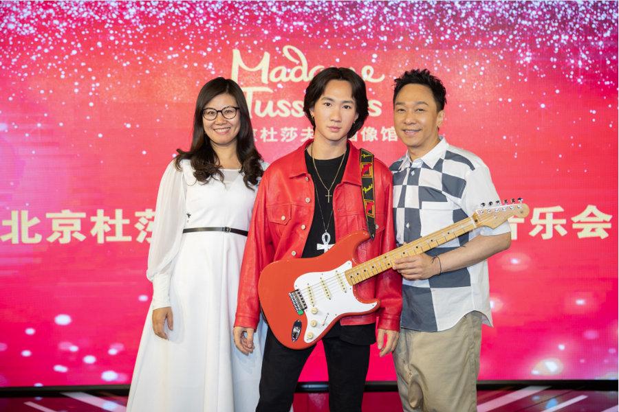 杜莎夫人蜡像馆,探寻蜡像制作成本与背后的故事,杜莎夫人蜡像馆,探寻蜡像背后的制作成本与故事