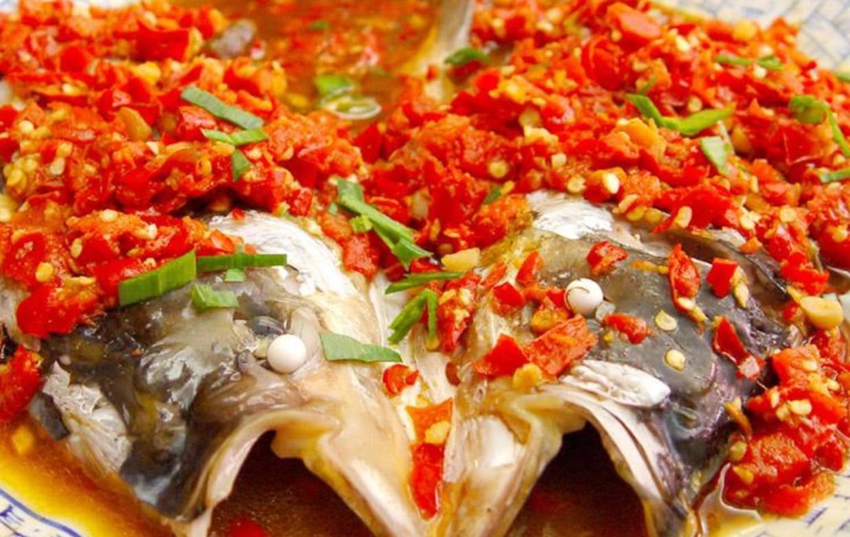 剁椒鱼头最正宗的做法,一道湖南风味的佳肴,剁椒鱼头正宗做法,湖南风味佳肴的秘诀!