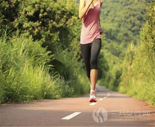 深蹲与跑步之间的转换关系,探寻30个深蹲相当于跑步多久的秘密,深蹲与跑步之间的转换关系揭秘,30个深蹲相当于跑步多久?