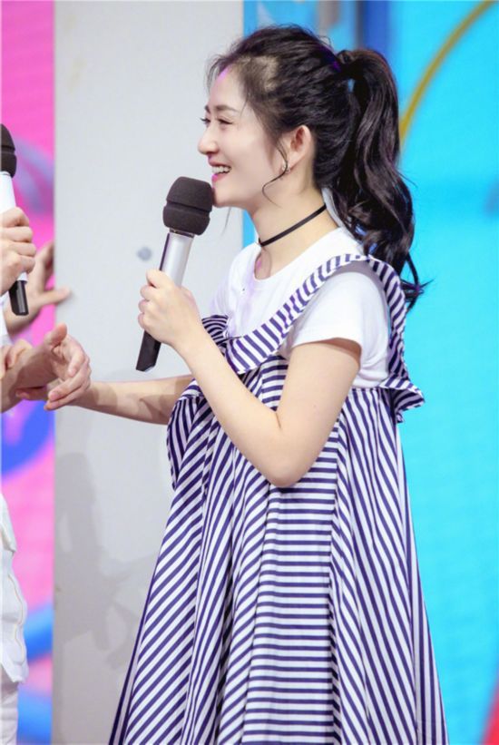 谢娜最新消息,事业家庭双丰收,快乐感染每一个角落,谢娜事业家庭双丰收,快乐感染力遍及每一个角落