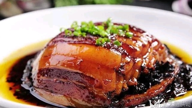 梅菜扣肉的做法,一道传统佳肴的烹饪艺术,梅菜扣肉烹饪艺术,传统佳肴的制作流程