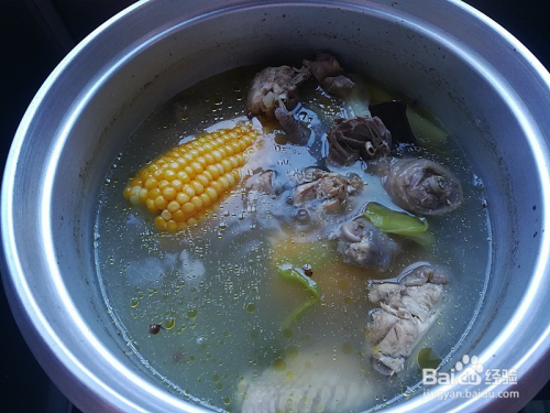 怎样炖鸡肉又烂又嫩又好吃,炖制美味鸡肉,鲜嫩多汁,口感绝佳的炖鸡技巧