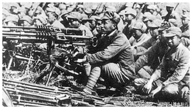 老虎团团长，英勇无畏的领导者与战斗先锋，老虎团英勇团长，无畏领导者与战斗先锋