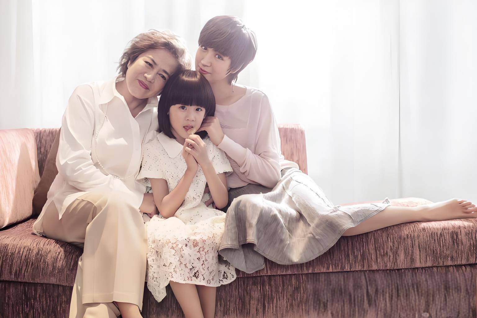 双亲之爱,两个母亲的独特力量与温暖,双亲之爱,两位母亲的独特力量与温暖传递