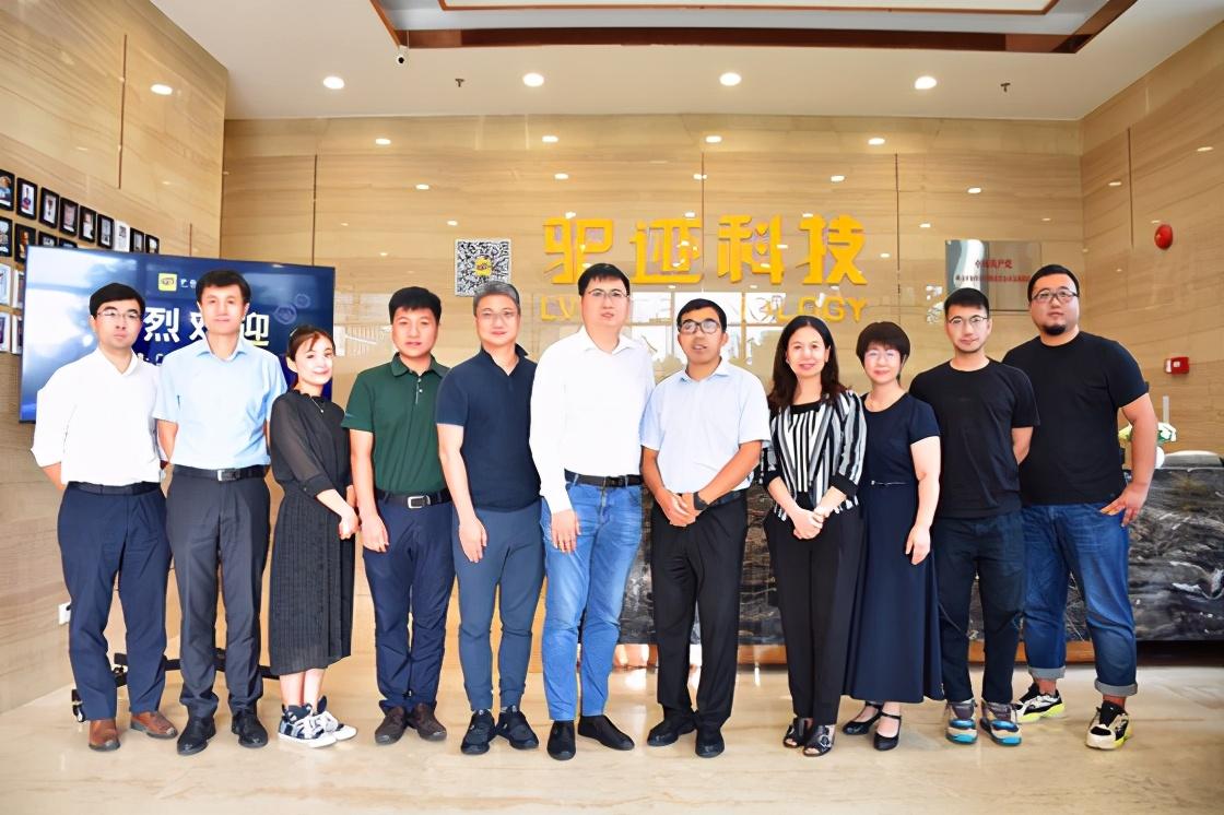 第二艘航母命名广东舰,彰显国家实力与文化底蕴,第二艘航母命名为广东舰,彰显国家实力与文化底蕴的双重荣光