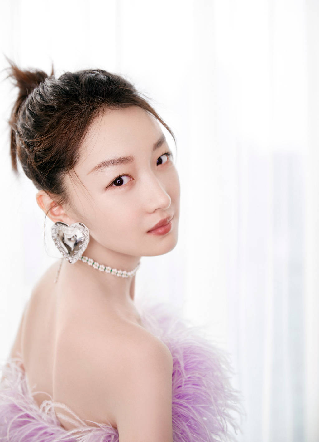 关于周冬雨是不是处的问题，一种讨论与反思，周冬雨是不是处？的争议与反思