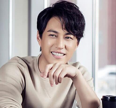 揭秘靳东老婆身份,一段美好的爱情故事,靳东老婆身份揭秘,一段美好的爱情故事之旅