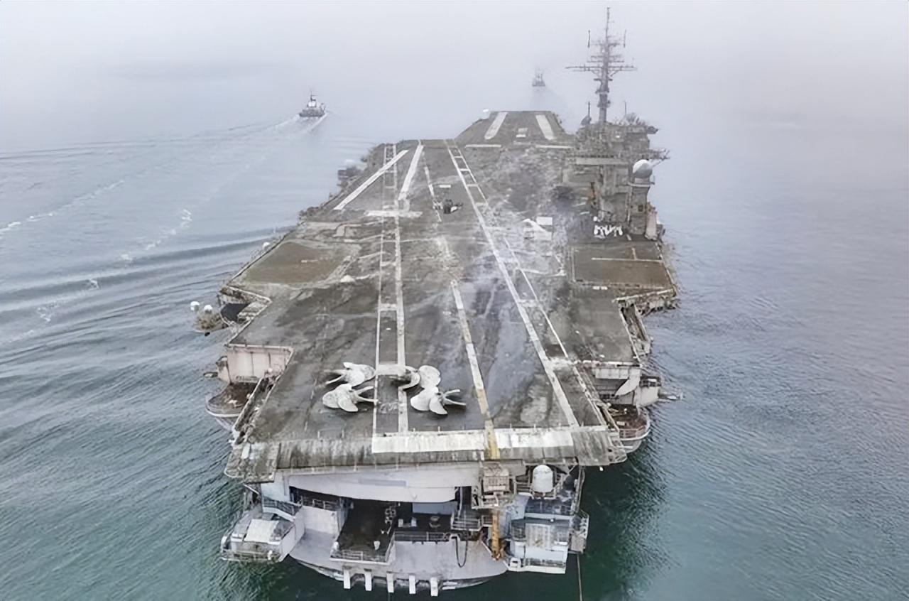 美军第12艘航母即将来临,揭示其深远影响与未来展望,美军第12艘航母揭幕在即,深远影响及未来展望