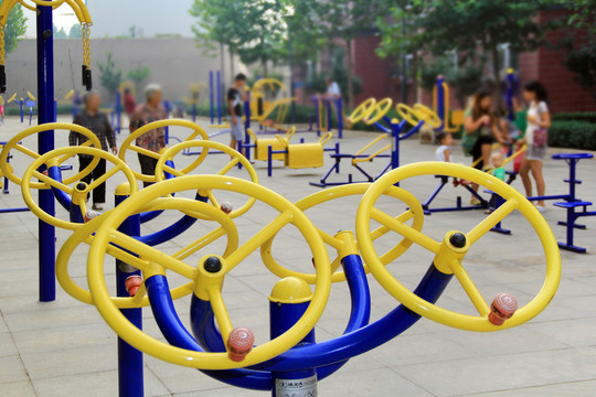 广场上的运动器材名称及其重要性，广场运动器材名称及其重要性概述