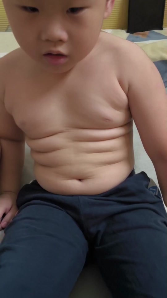 一分钟练出腹肌八块,小学生的腹肌锻炼指南,小学生一分钟腹肌锻炼秘籍,练就八块腹肌秘籍分享