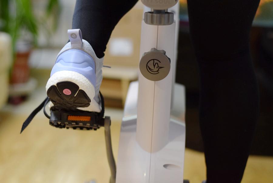 动感单车使用图解,轻松上手并享受健身之旅,动感单车使用指南,快速上手,开启健身之旅