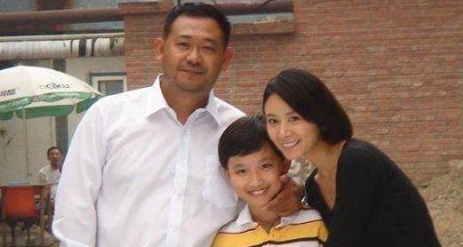 姜武老婆的个人照片，探索背后的小故事与美好瞬间，姜武妻子私密照曝光，探索背后的故事与美好时光