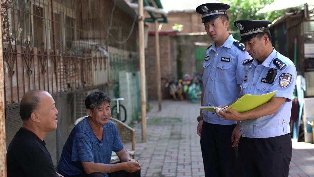 儿子耕种母亲的田地,传承与亲情的交织,儿子耕种母亲的田地,传承与亲情的农耕乐章