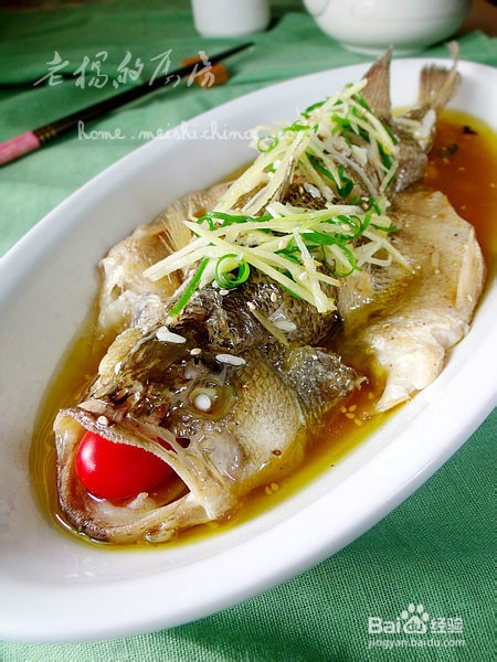 清蒸鲈鱼的做法和步骤，清蒸鲈鱼详细制作步骤与技巧