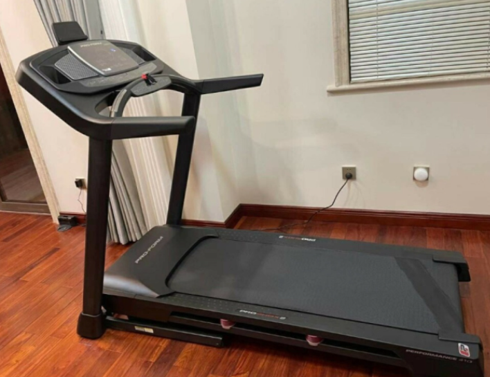 买个跑步机在家里到底有没有用?全面解析跑步机的家庭使用价值与注意事项,全面解析,家庭跑步机的使用价值与注意事项,是否值得购买?