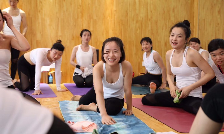 瑜伽教练培训学校前十名及其影响力,瑜伽教练培训学校前十名榜单及其影响力分析