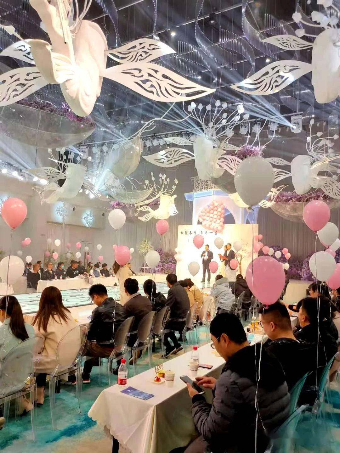 高端人士婚介，搭建精英间的桥梁，高端精英婚介，搭建卓越人士桥梁