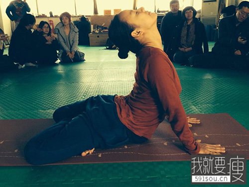 阿斯汤加瑜伽全套体式,探寻古典瑜伽之美的深度体验,阿斯汤加瑜伽全套体式,深度体验古典瑜伽之美