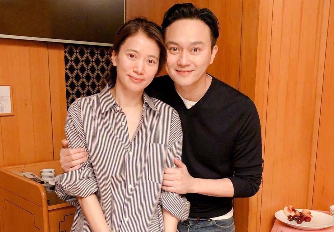 袁咏仪张智霖关系真的值得称赞,袁咏仪张智霖关系,模范夫妻典范,真挚情感值得称赞