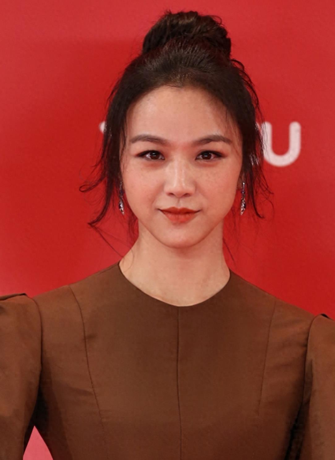 姚笛为何翻不了身,姚笛事业困境解析,为何难以翻身?