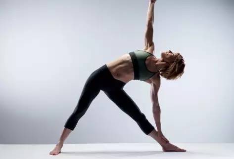 瑜伽上身减肥方法，重塑你的优雅身姿，瑜伽减肥法，塑造优雅身姿，轻松瘦身塑形