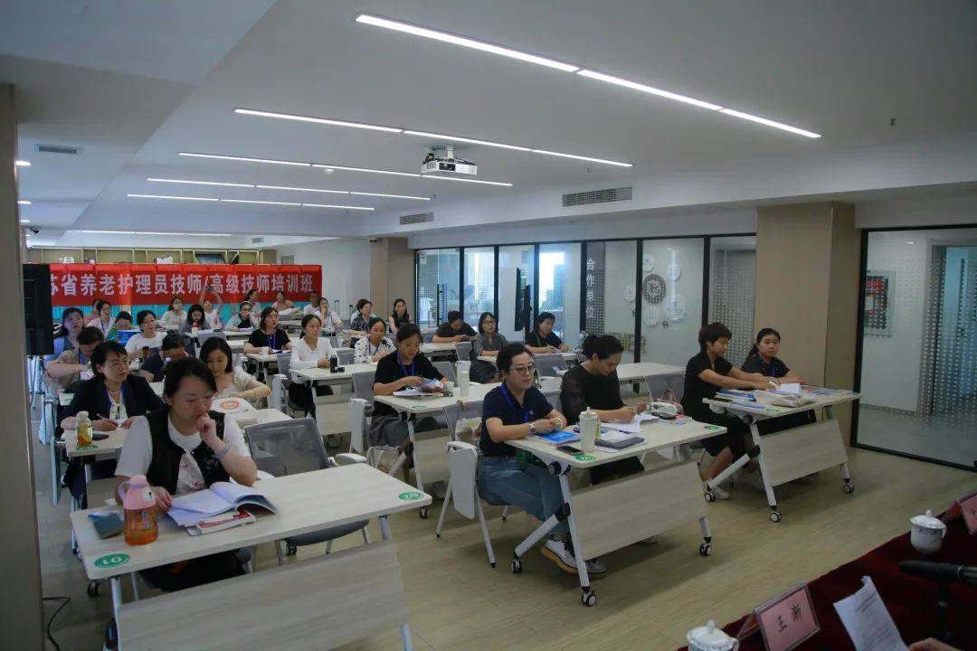 职业技能培训班，提升个人职业技能的关键路径，职业技能培训班，个人职业技能进阶的关键通道