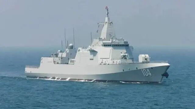 中国海军镇江舰,捍卫海洋权益的钢铁长城,中国海军镇江舰,捍卫海洋权益的钢铁卫士