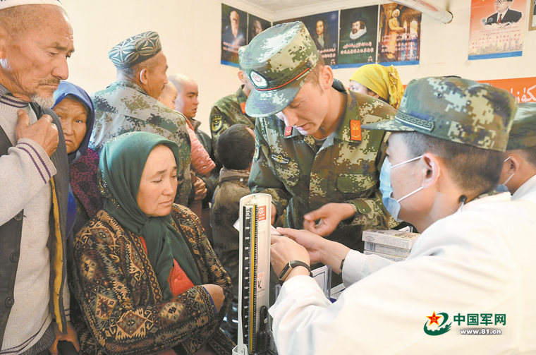 辽宁舰与库尔班的壮丽交响,中国海军力量的双重展现,辽宁舰与库尔班的华丽乐章,中国海军力量的双重展现