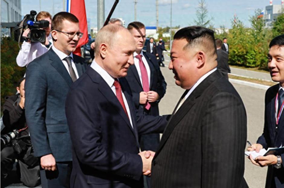 朝鲜庆祝75周年阅兵,展现国家力量与荣耀,朝鲜庆祝国家成立75周年阅兵,展示国家力量与辉煌成就