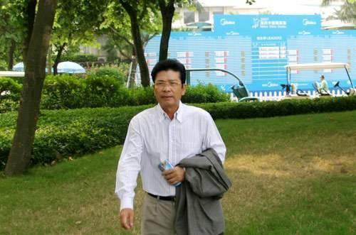 老人花2万4直播间买卡宴热，一场虚拟与现实交织的消费狂欢，老人直播间豪掷2万4抢购卡宴热，虚拟与现实的消费盛宴