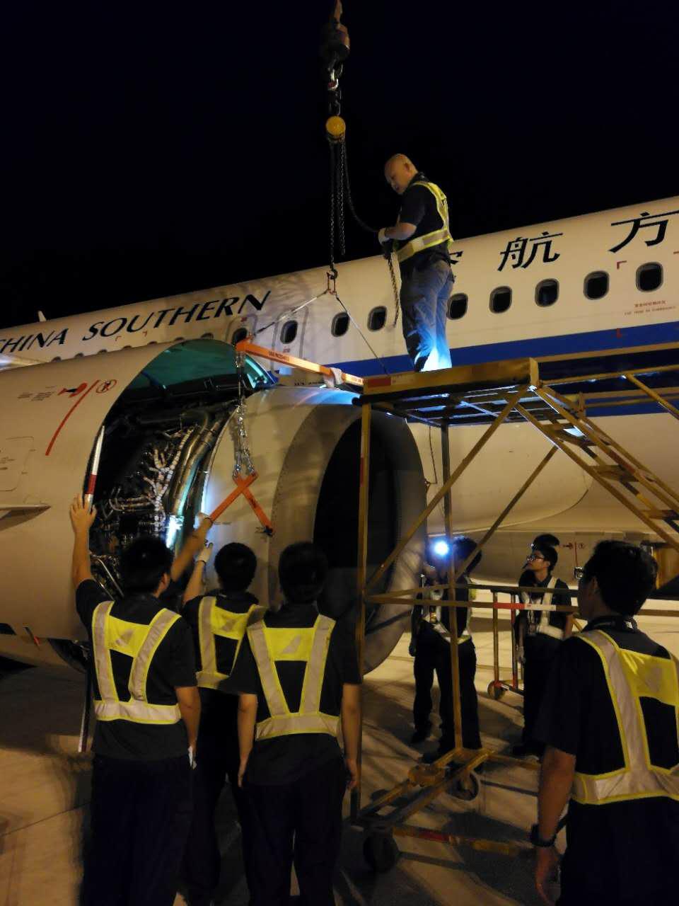 南航保障南运航班三亚,卓越服务与高效运营的典范,南航三亚卓越服务,南运航班高效运营典范
