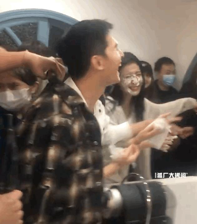 杨洋最新消息，影视新星持续闪耀，多元发展引领潮流，杨洋，影视新星持续闪耀，多元发展引领潮流之潮流尖端动态