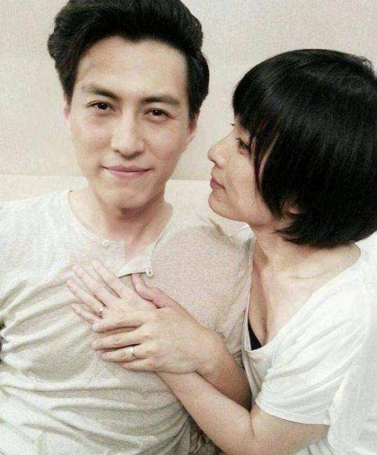 靳东最新消息,影视巨星持续发光发热,靳东持续发光发热,影视巨星最新动态揭秘